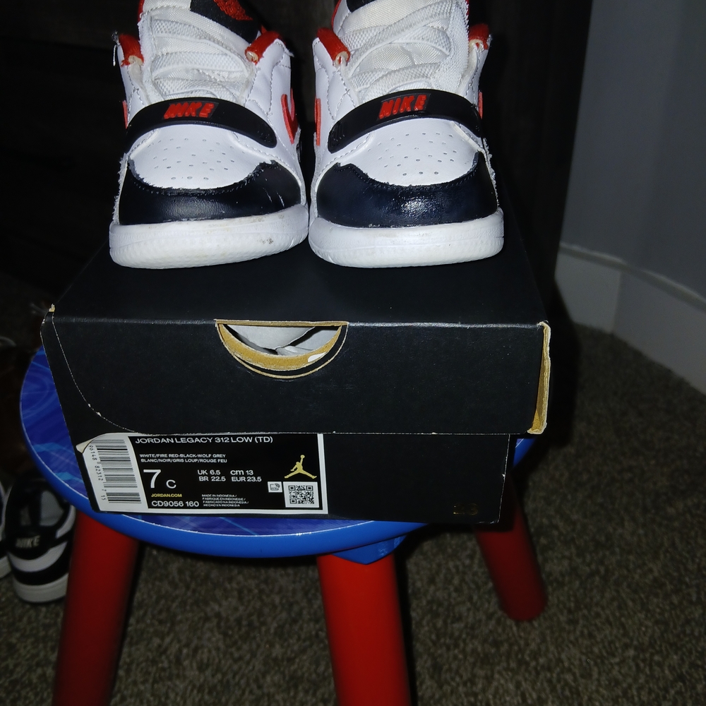 Nike Kids' Black and White Sneakers